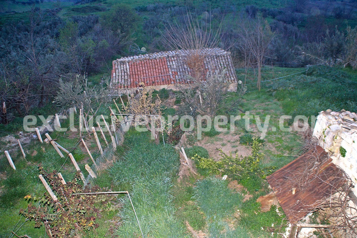 Detached habitable house in the center of an ancient village for sale in Abruzzo 12