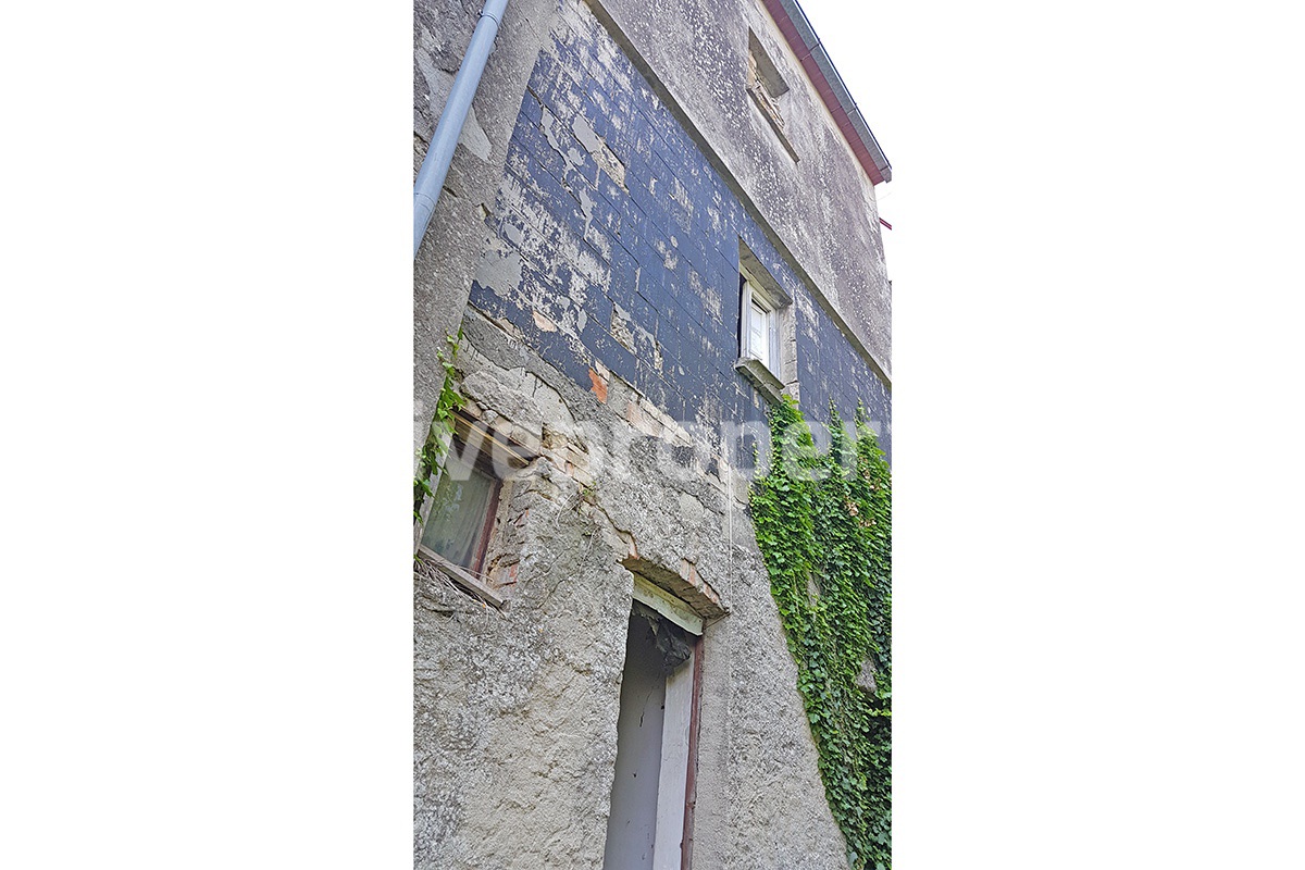 Big town house in stone with original details land for sale in Abruzzo 31