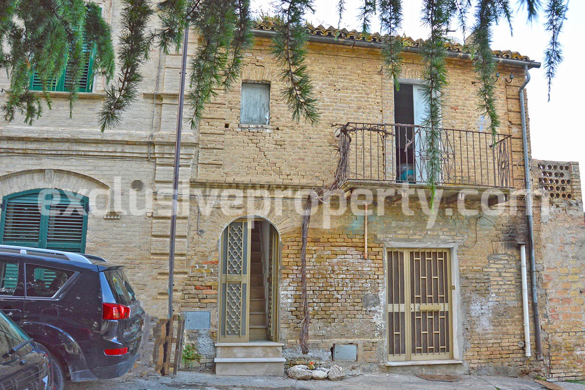 House for sale in Casalbordino by the sea in Abruzzo 1
