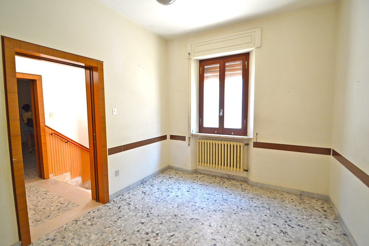 Spacious house with large terrace and garden suitable for bed breakfast