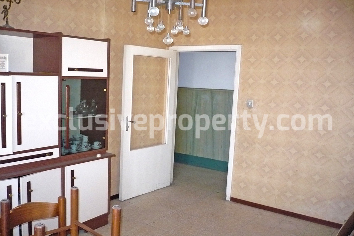 Large village house with garage for sale in the Province of Chieti 15