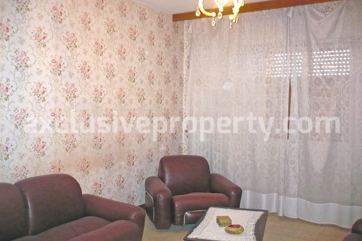Large village house with garage for sale in the Province of Chieti 8