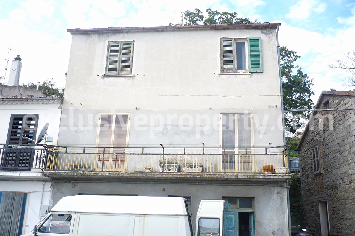 Large village house with garage for sale in the Province of Chieti 3