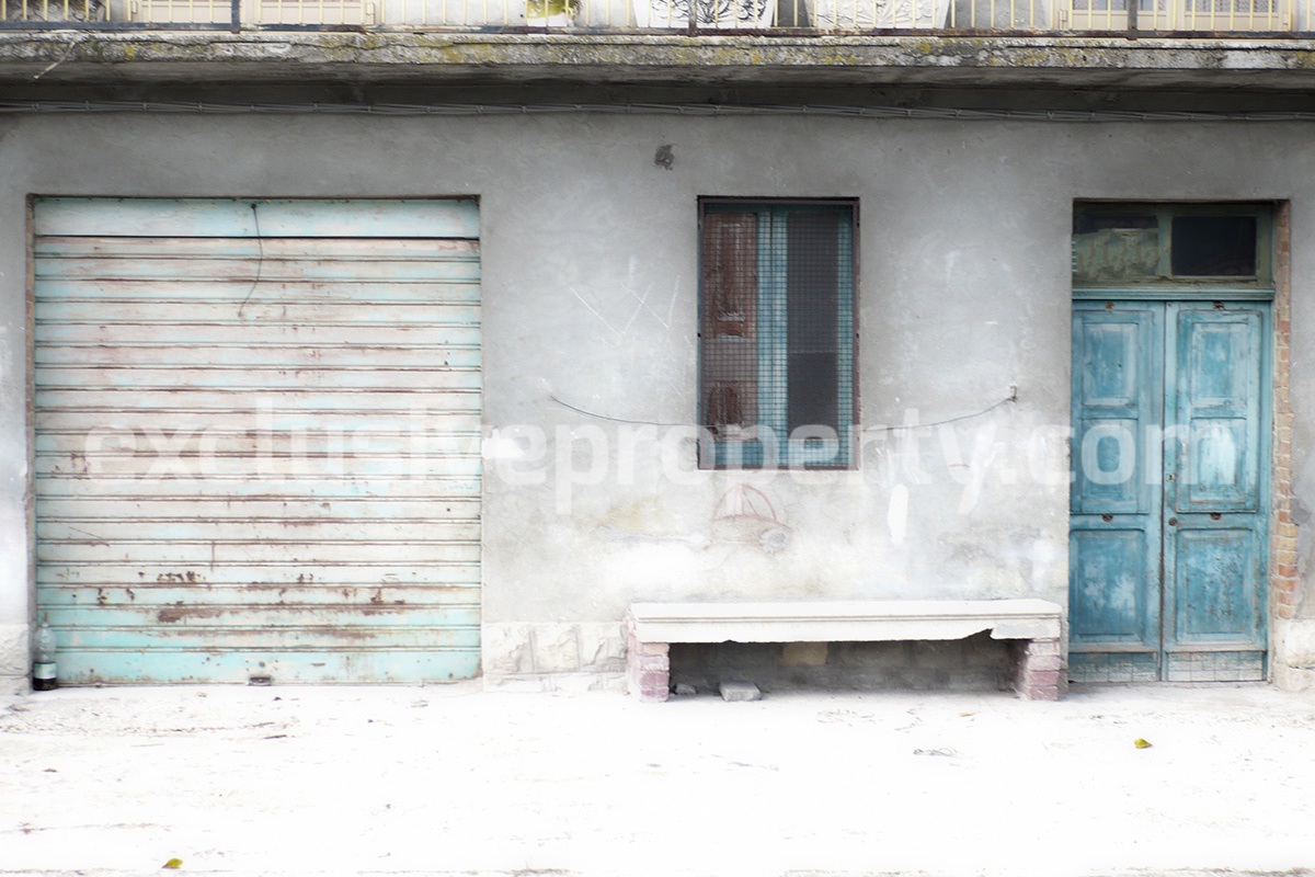 Large village house with garage for sale in the Province of Chieti 6