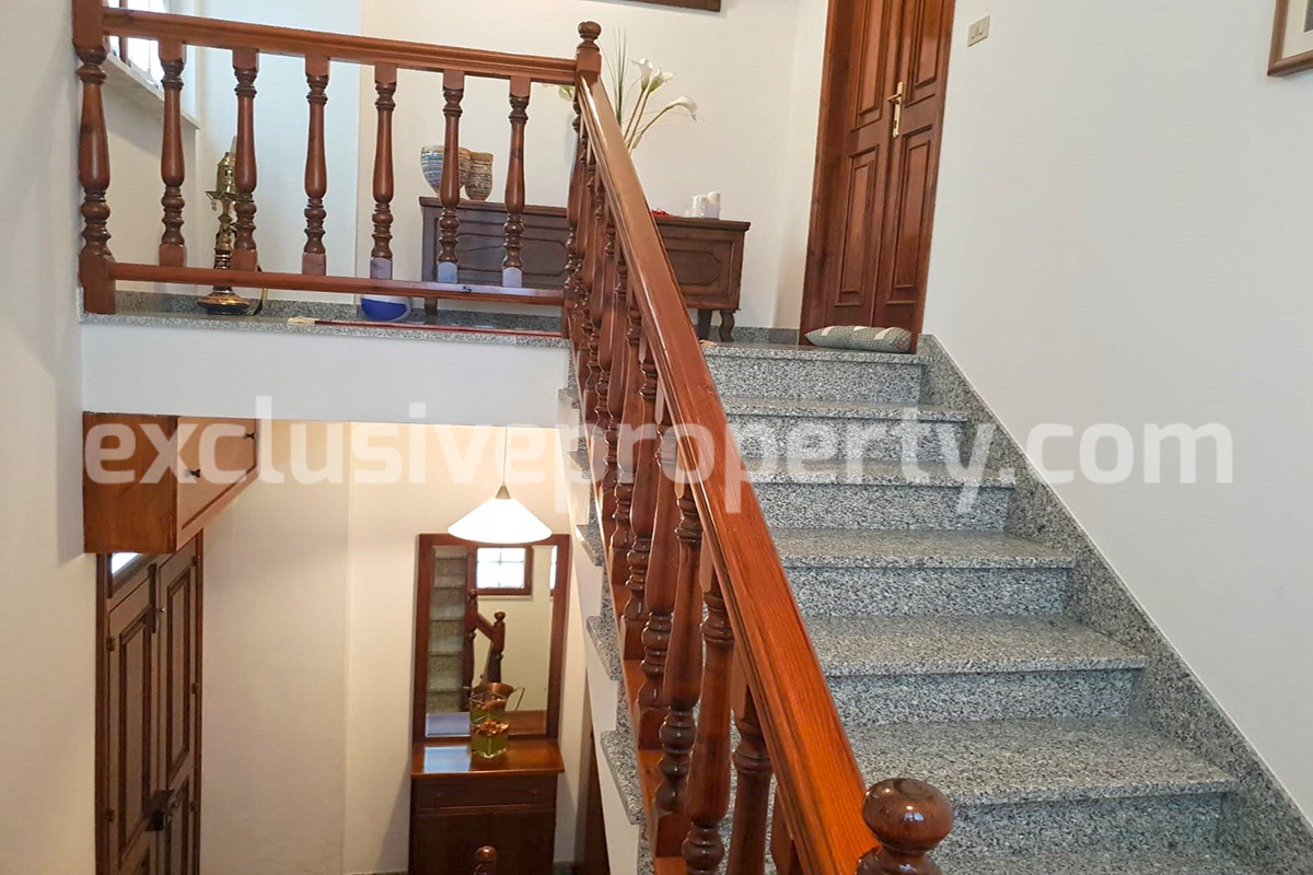 Completely independent house with garden and fenced for sale in the Abruzzo 22