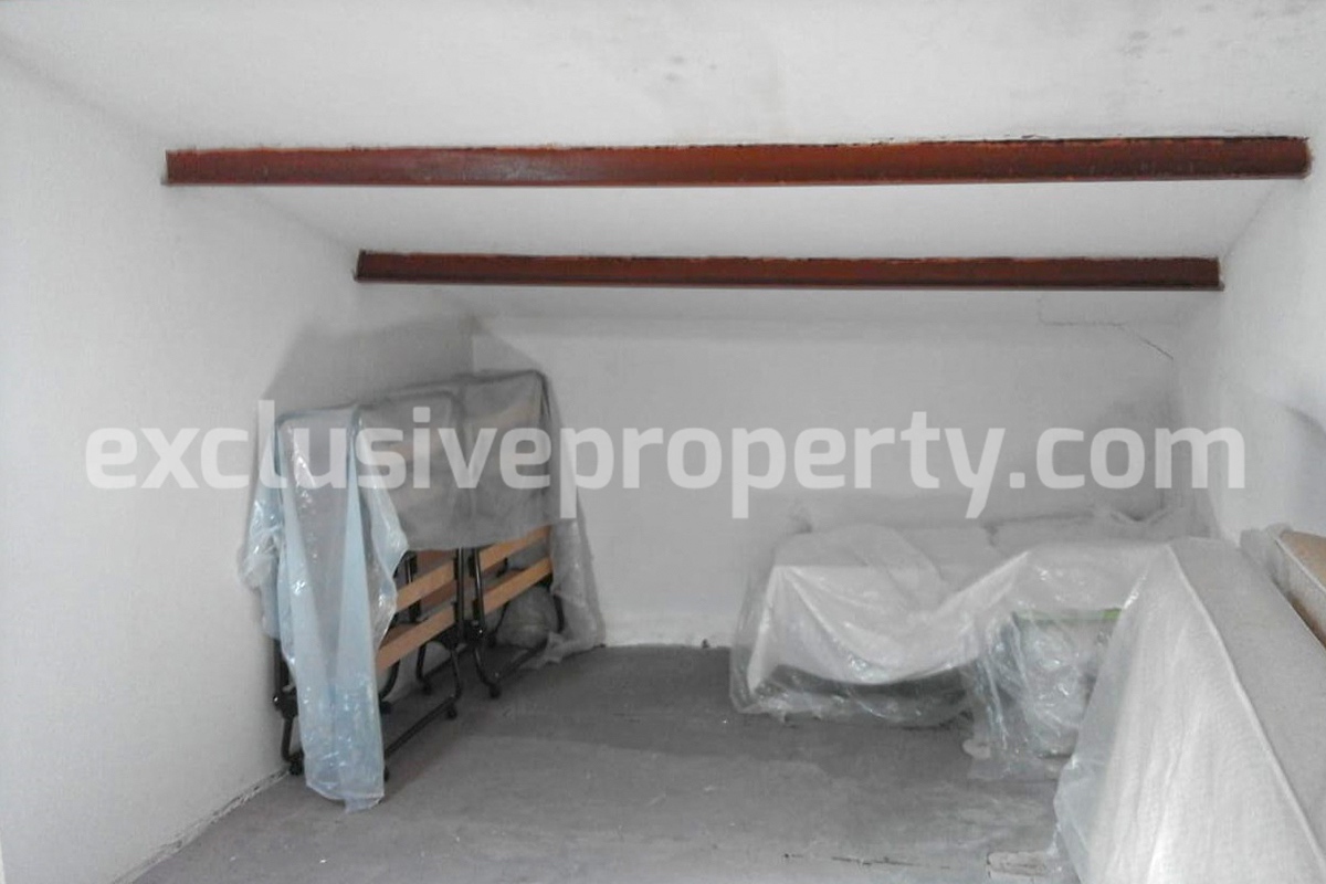 Ancient house with two bedrooms for sale in Abruzzo 13