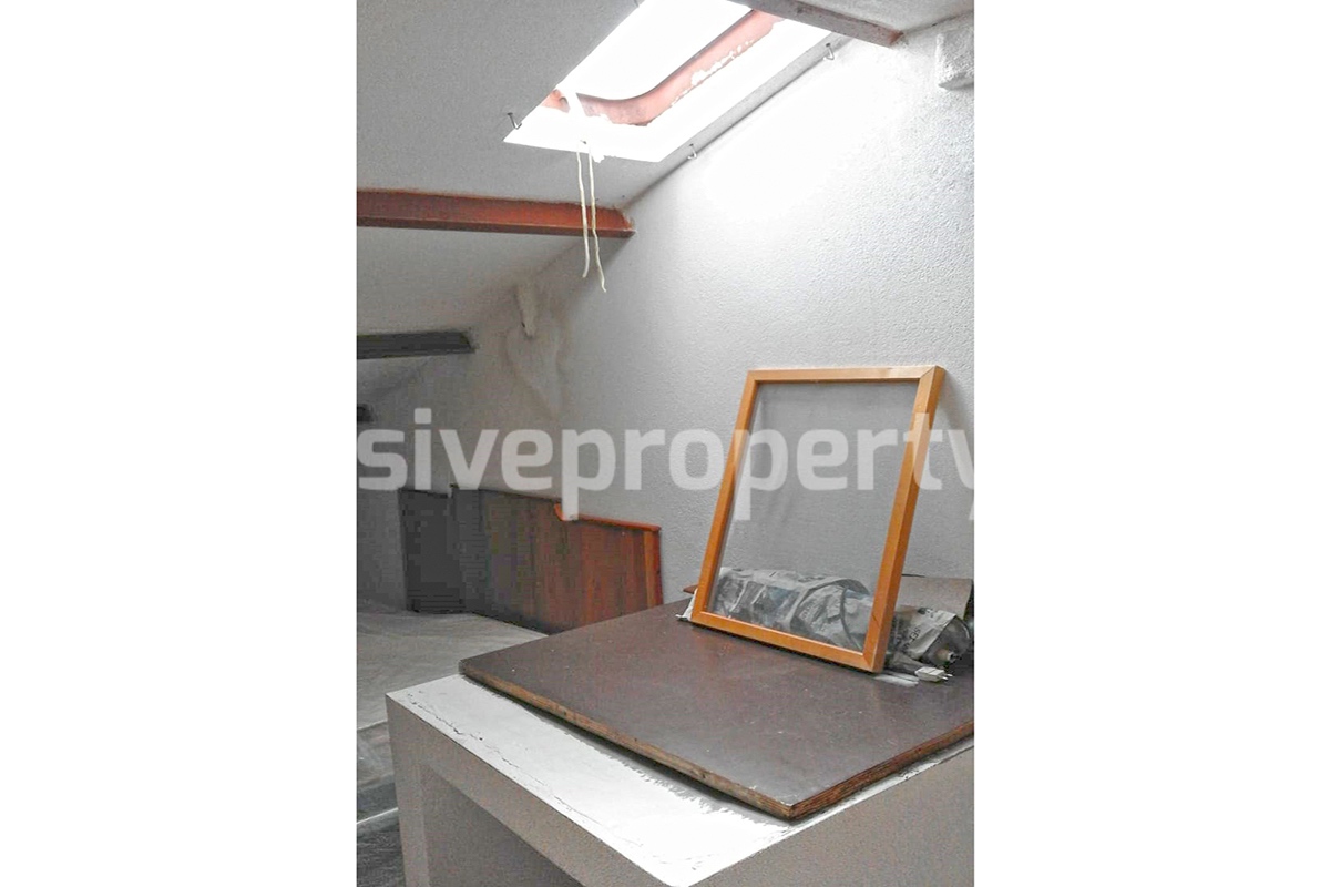 Ancient house with two bedrooms for sale in Abruzzo 14