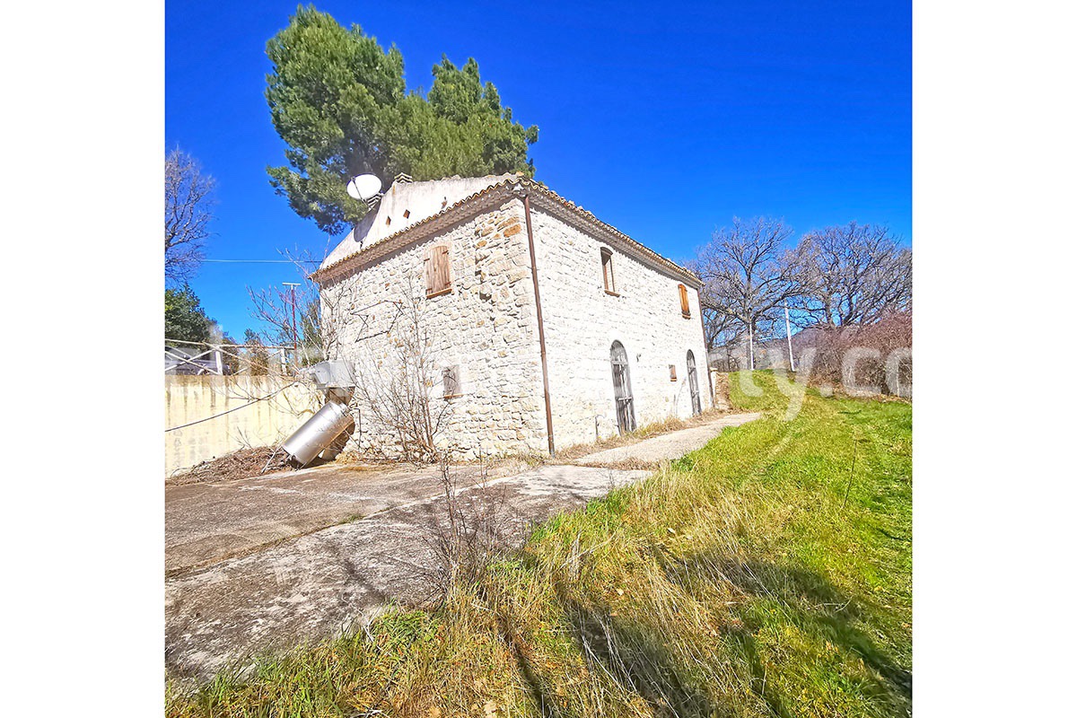 Country house for sale with land in Celenza - Abruzzo 2