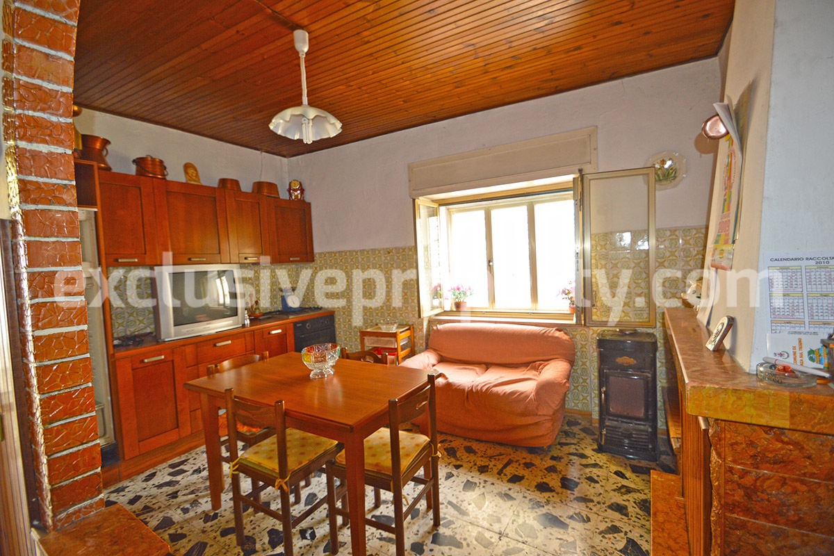 House with wooden finishes for sale in Italy - Abruzzo 8