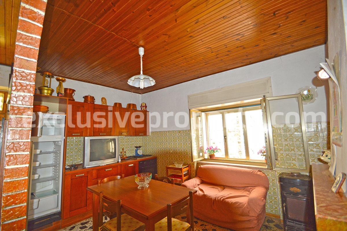 House with wooden finishes for sale in Italy - Abruzzo 10