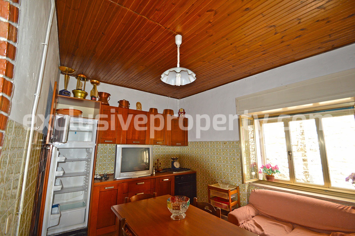 House with wooden finishes for sale in Italy - Abruzzo 11