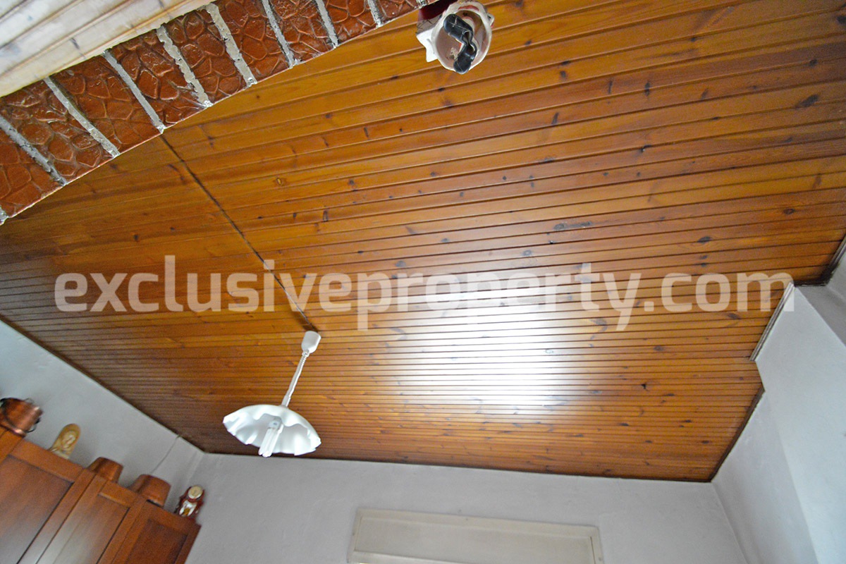 House with wooden finishes for sale in Italy - Abruzzo 12