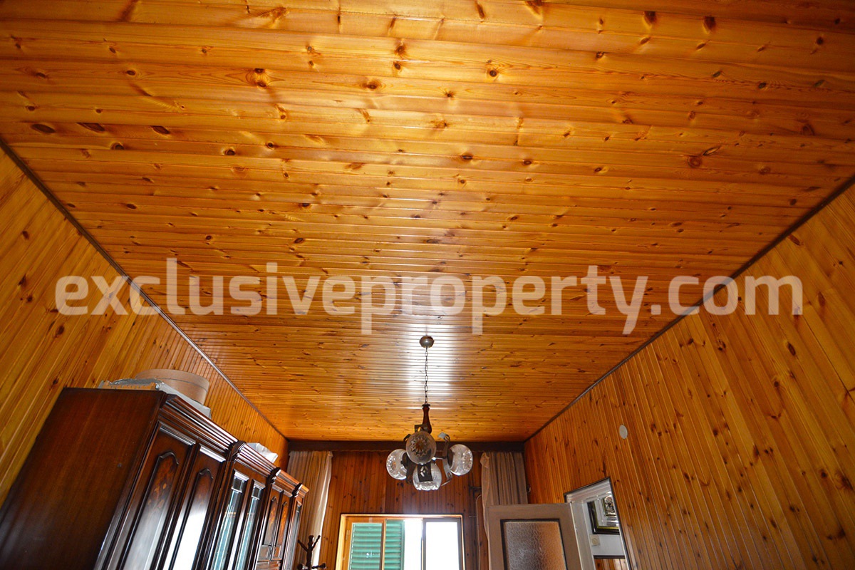 House with wooden finishes for sale in Italy - Abruzzo 17