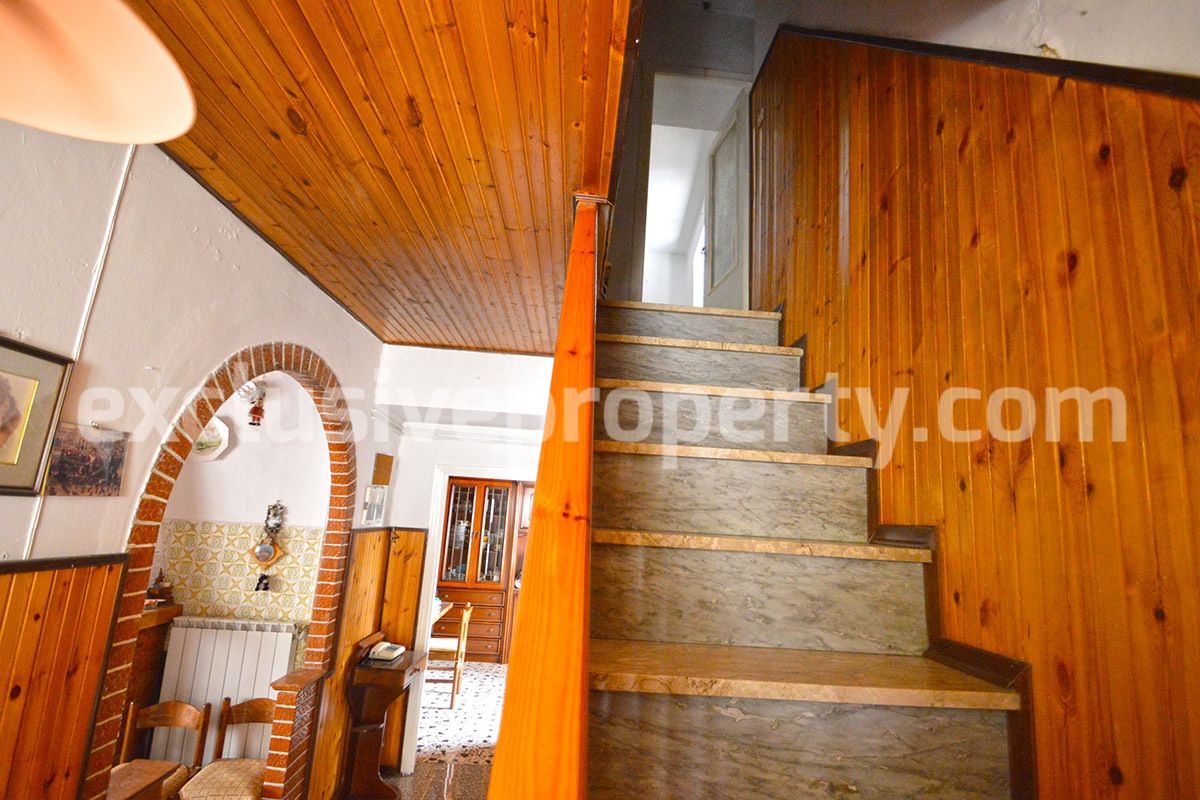 House with wooden finishes for sale in Italy - Abruzzo 34