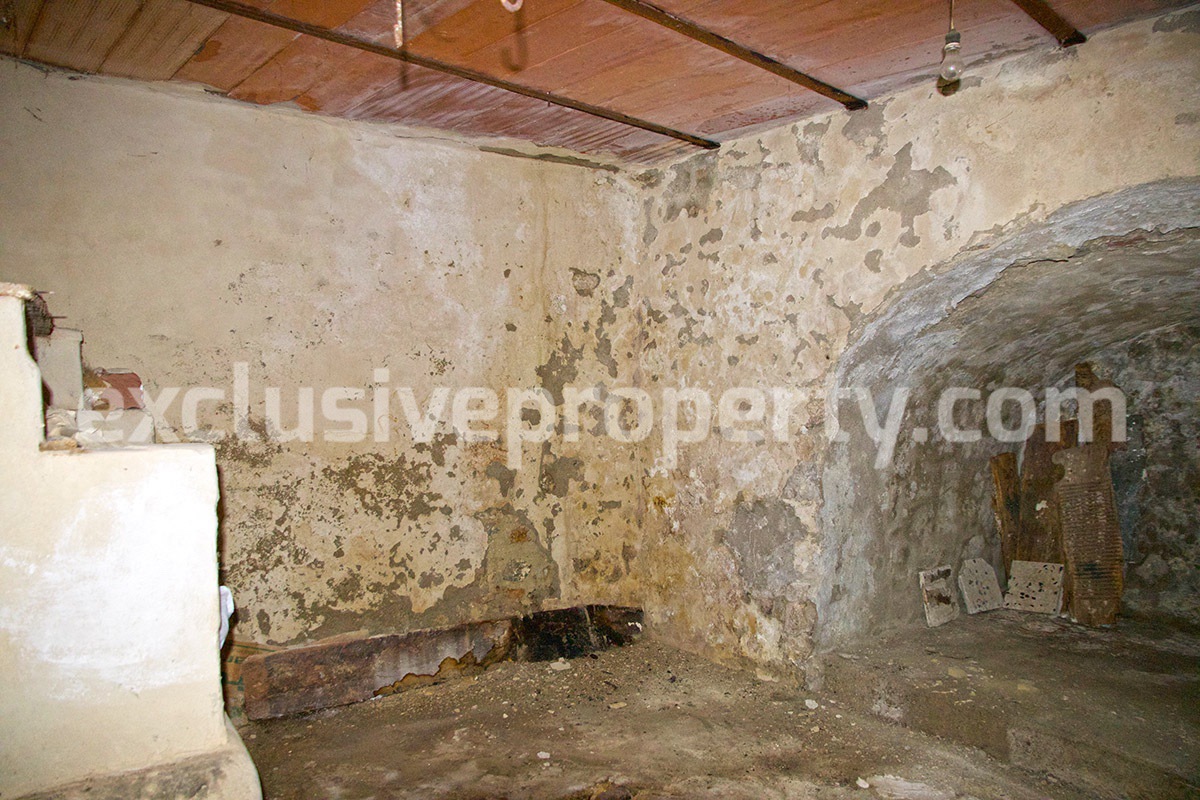 Property composed by three units in a single price for sale in Molise - Italy 19