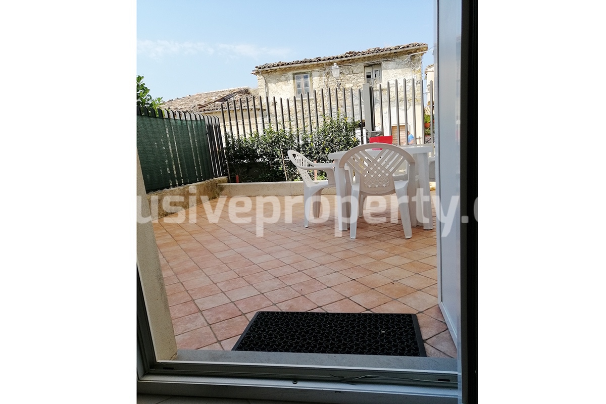 House in excellent condition with outdoor space for sale in Molise 1