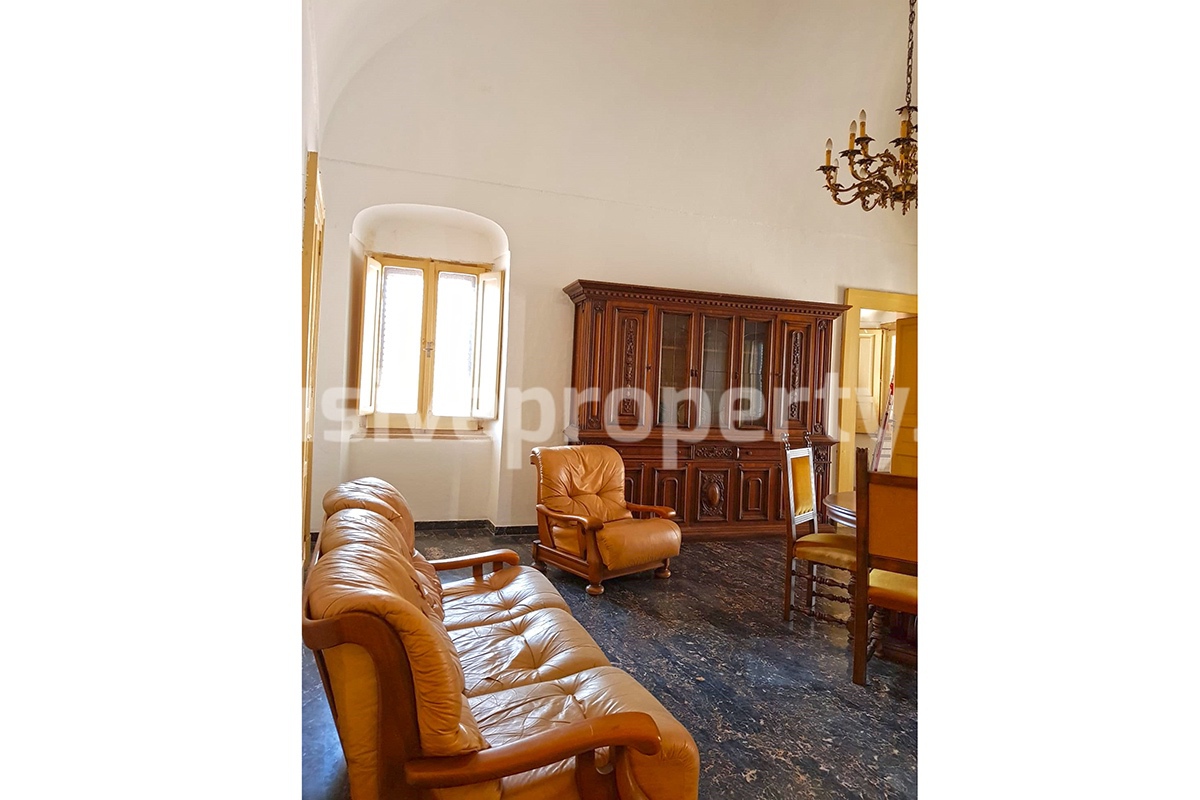 Historic stone house renovated with period details for sale in Molise - Italy 6