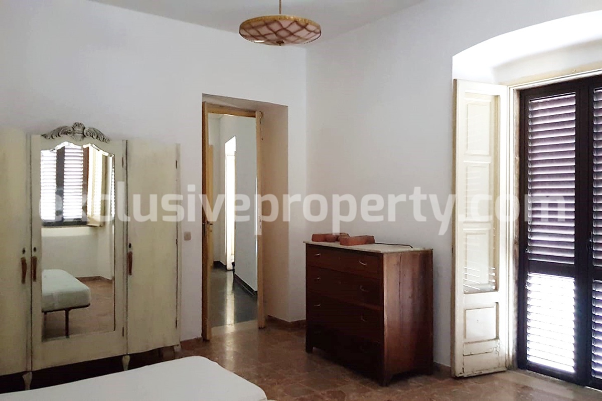 Historic stone house renovated with period details for sale in Molise - Italy 23
