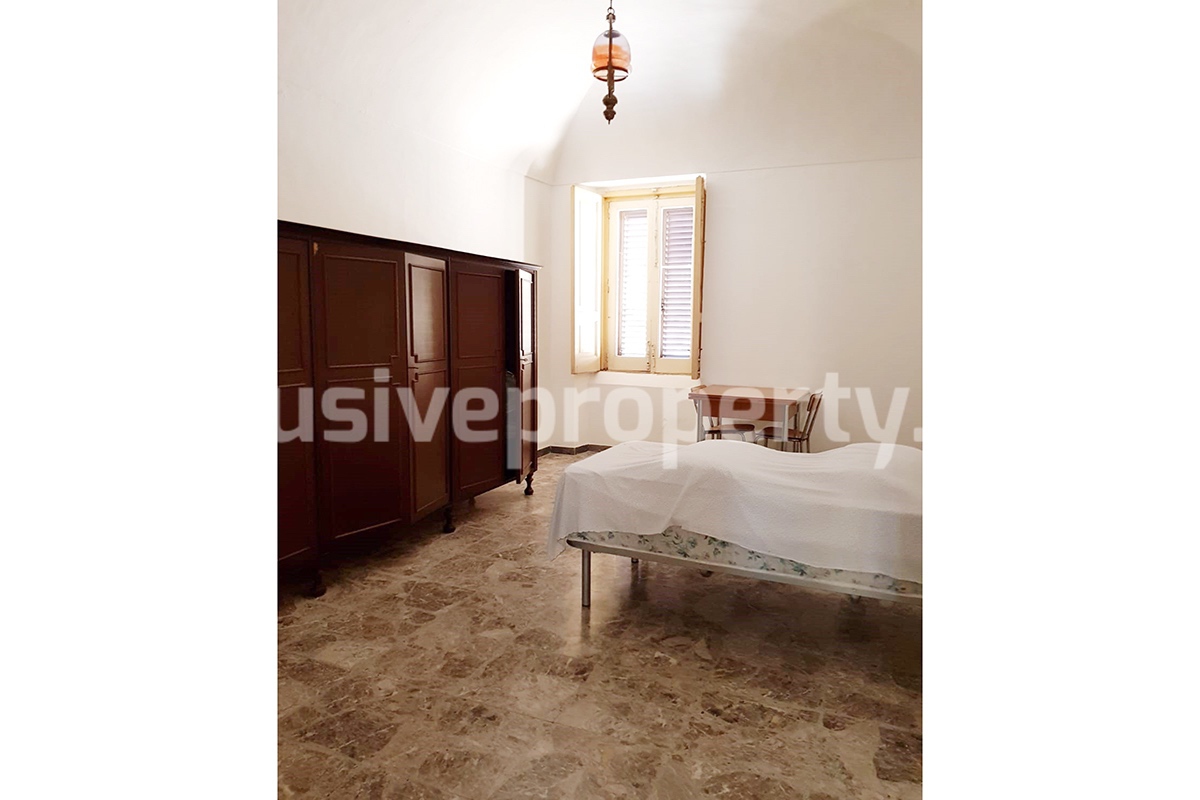 Historic stone house renovated with period details for sale in Molise - Italy 25