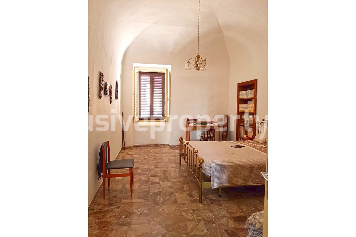 Historic stone house renovated with period details for sale in Molise - Italy 15