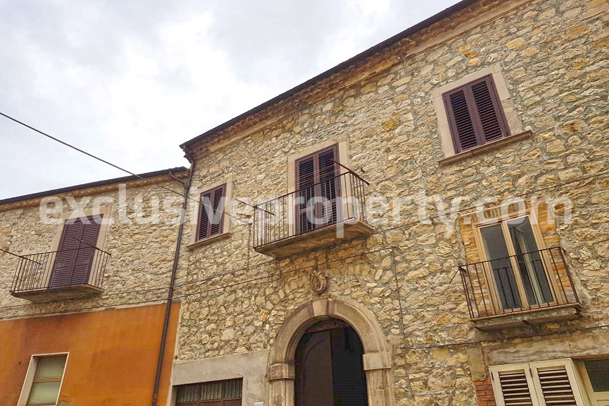 Historic stone house renovated with period details for sale in Molise - Italy 1