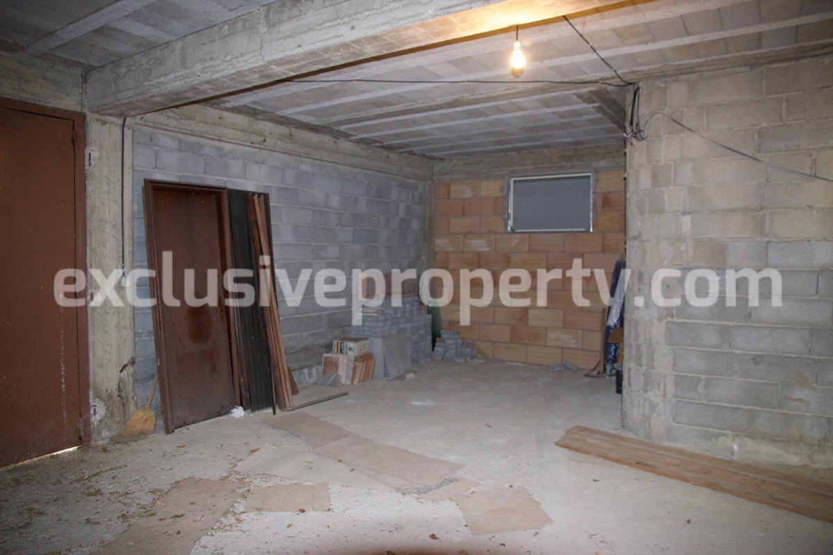 Character house with garden terrace and garage for sale in Molise 21