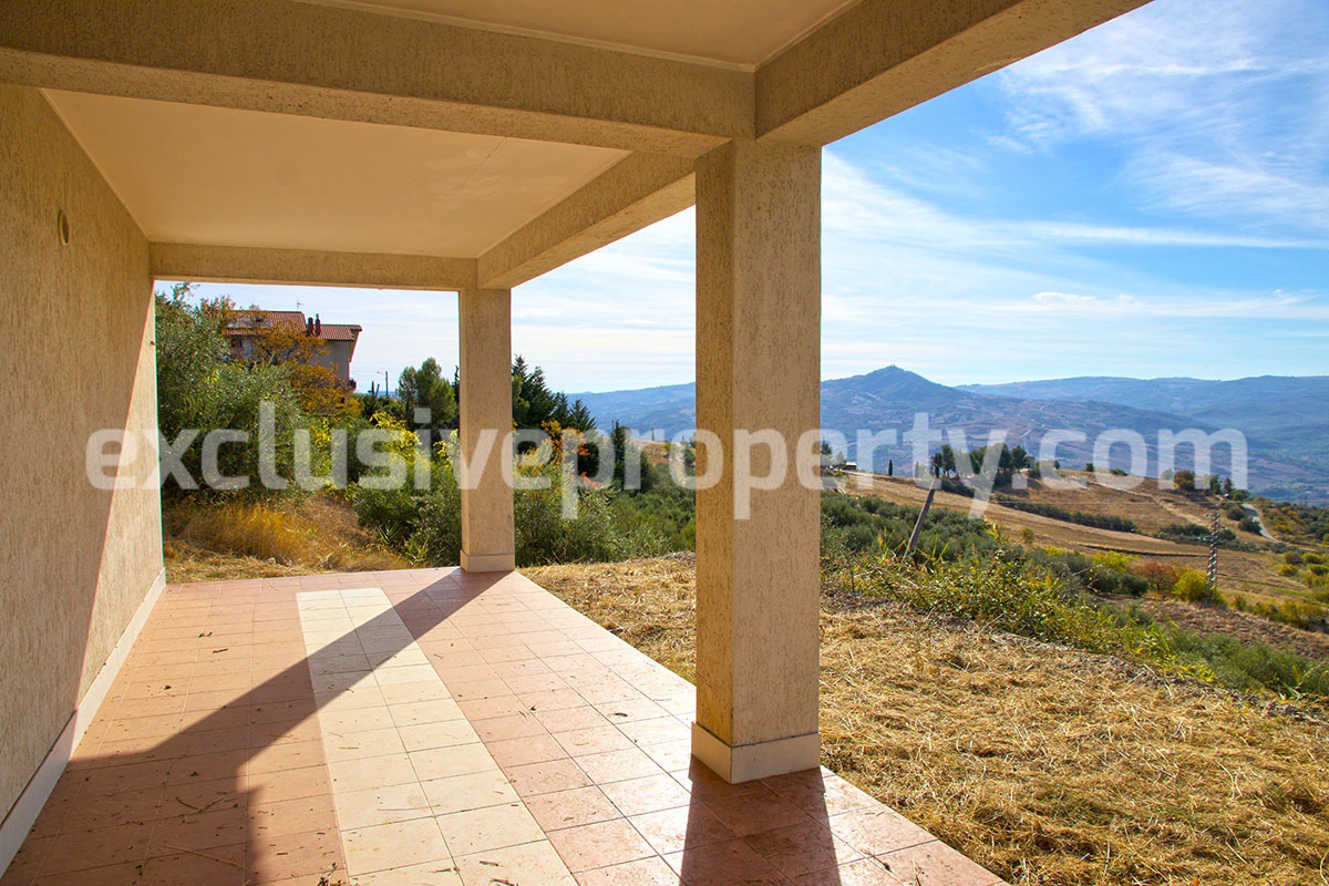 Character house with garden terrace and garage for sale in Molise 22