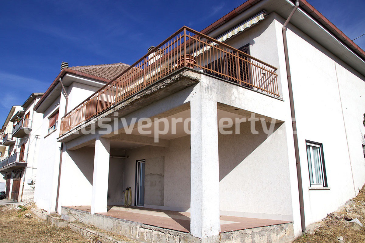 Character house with garden terrace and garage for sale in Molise 23