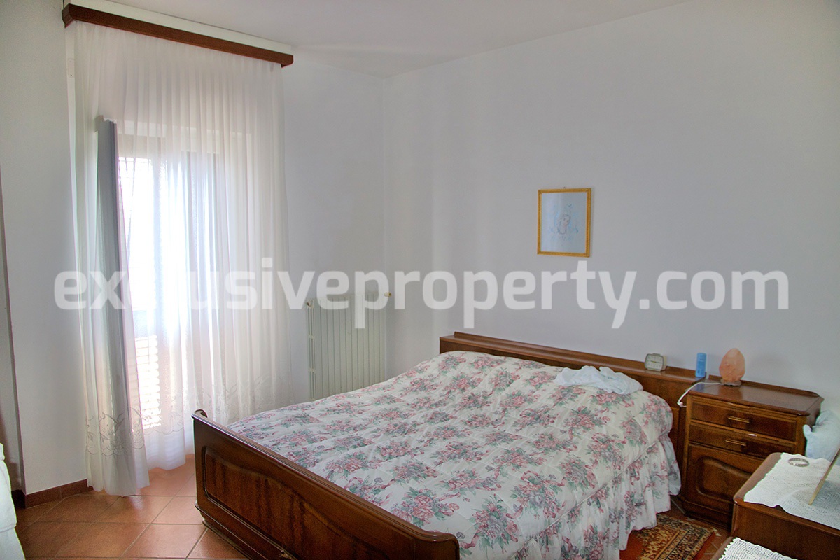 Character house with garden terrace and garage for sale in Molise 32