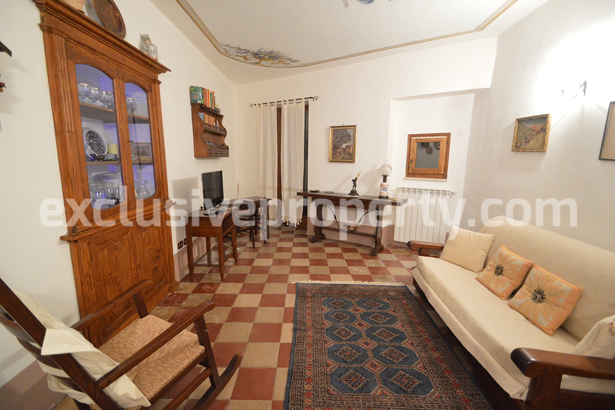 Character house renovated with a rustic touch for sale in Molise - Italy 2