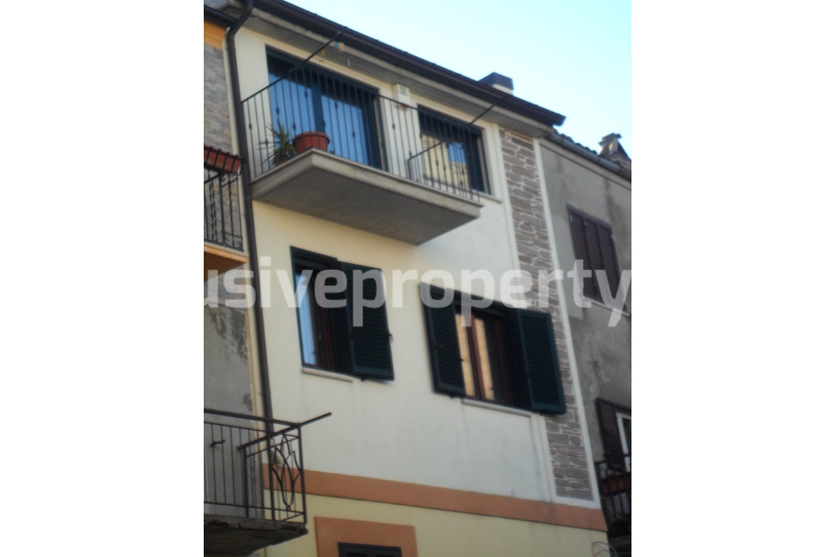 Completely renovated stone house for sale in Atessa - Abruzzo - Italy 3