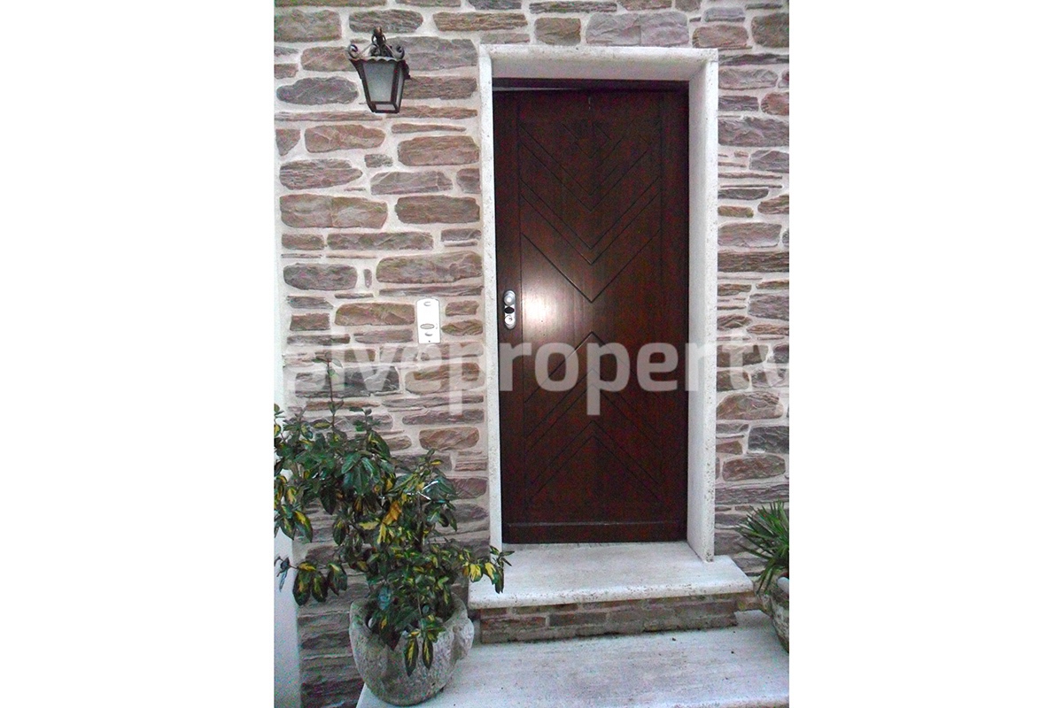 Completely renovated stone house for sale in Atessa - Abruzzo - Italy 4