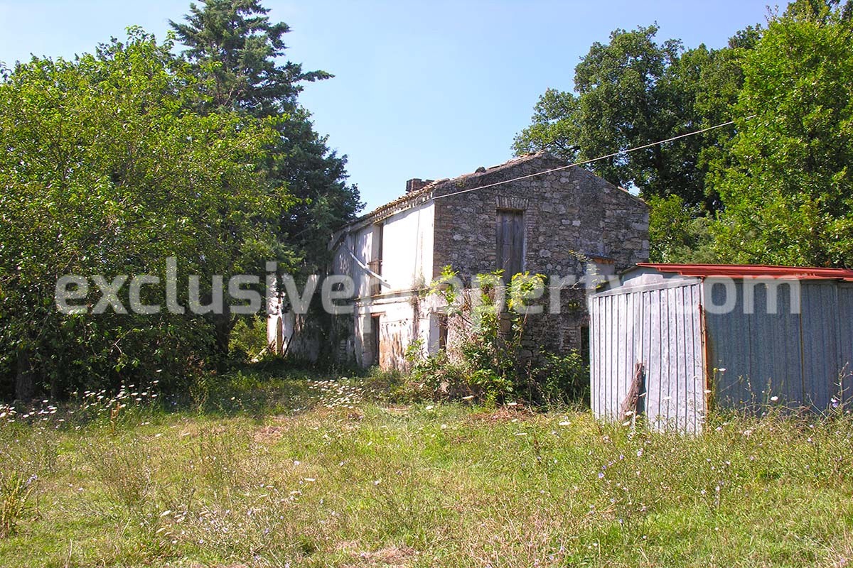 Country house with garage and land for sale in Abruzzo - Atessa