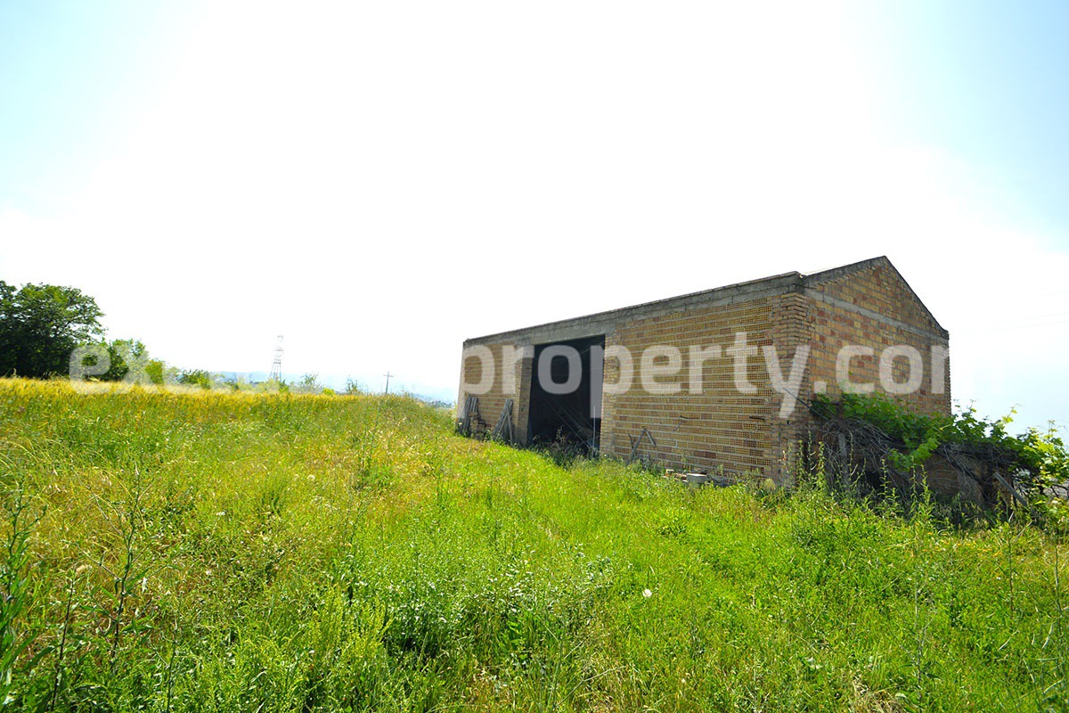 House with large terraces overlooking the sea barn and land for sale in Italy 4