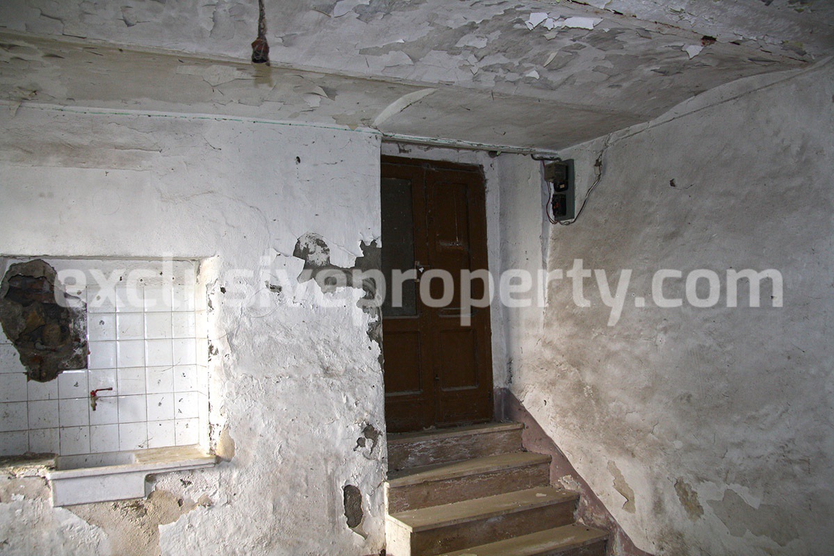 Stone house to renovate with garden and a view hills for sale Abruzzo