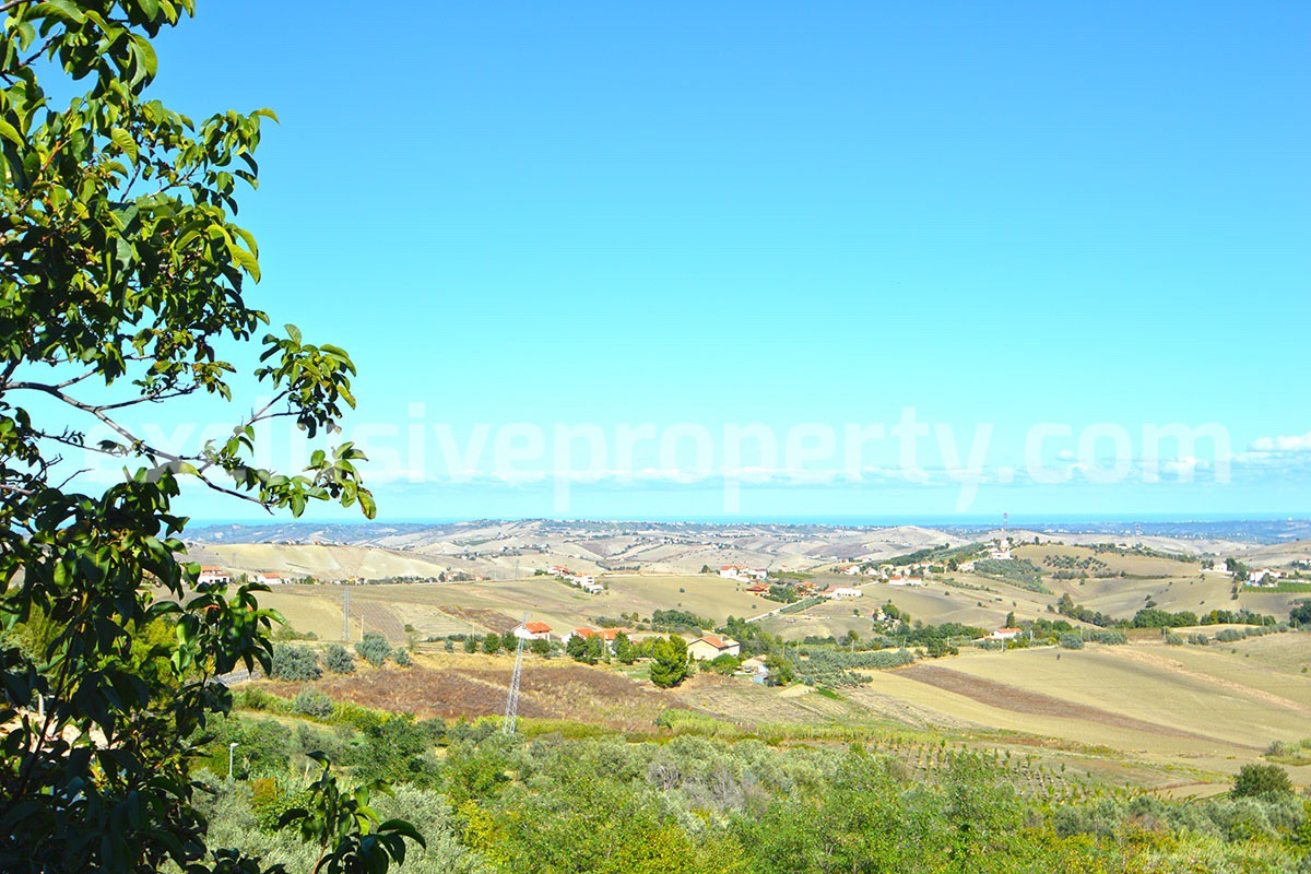 Ancient semi-detached house with garden for sale in Abruzzo 11