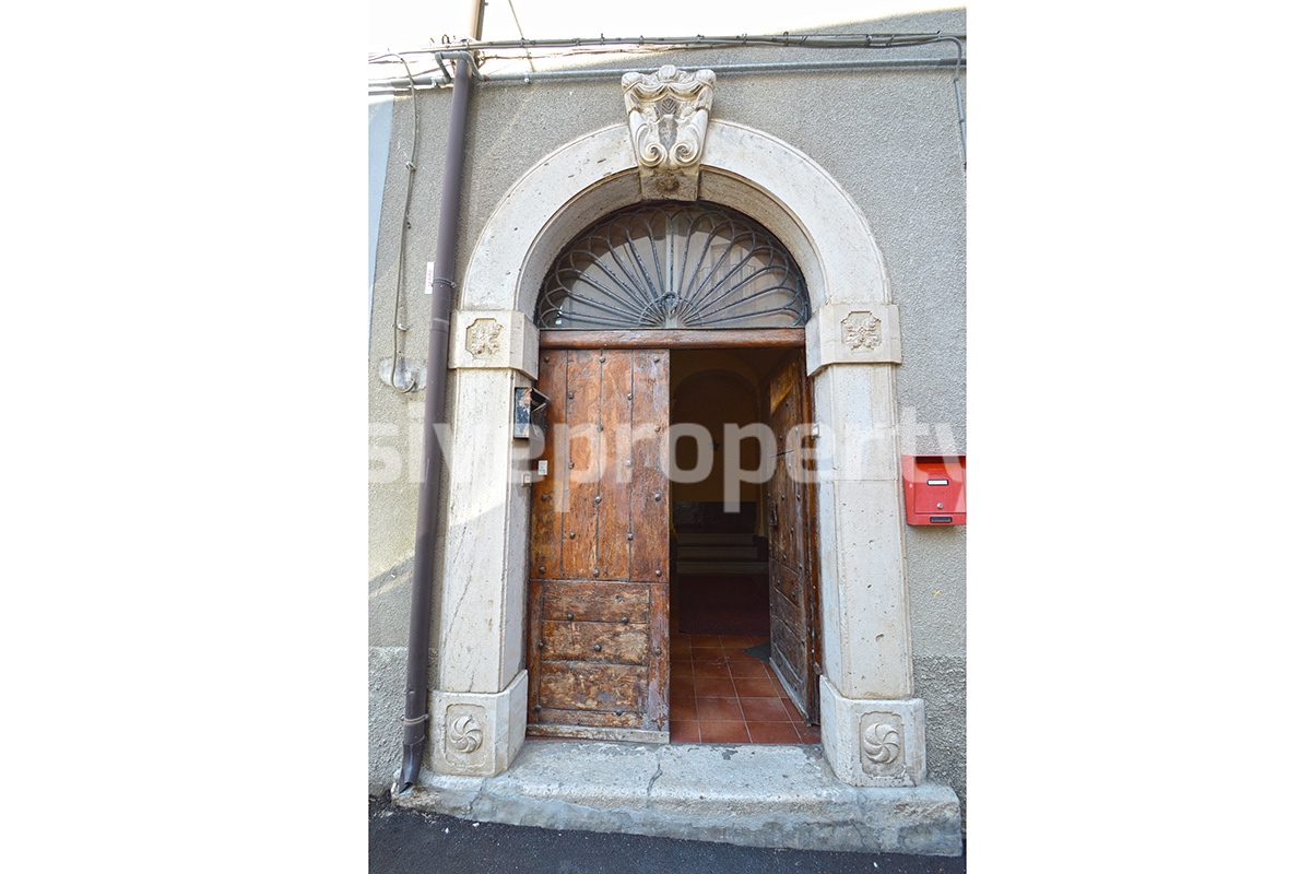 Ancient semi-detached house with garden for sale in Abruzzo 3