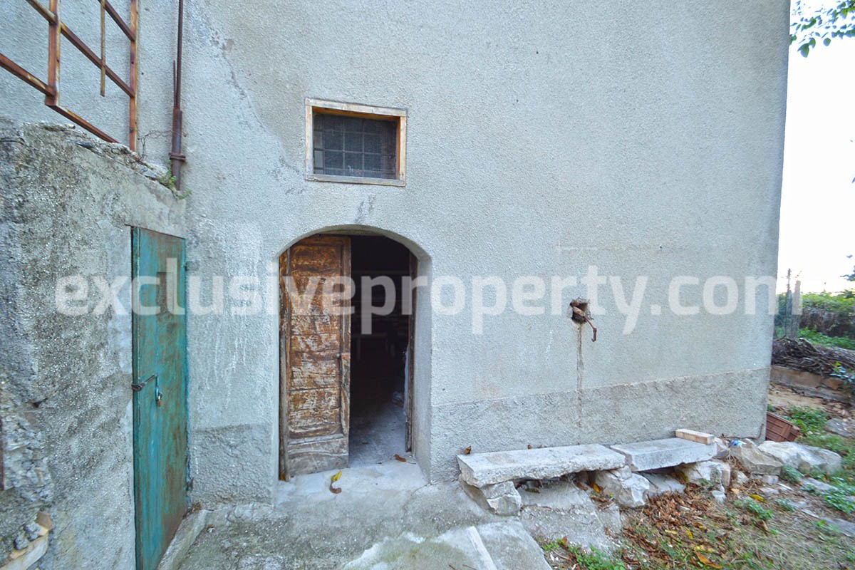 Ancient semi-detached house with garden for sale in Abruzzo 22