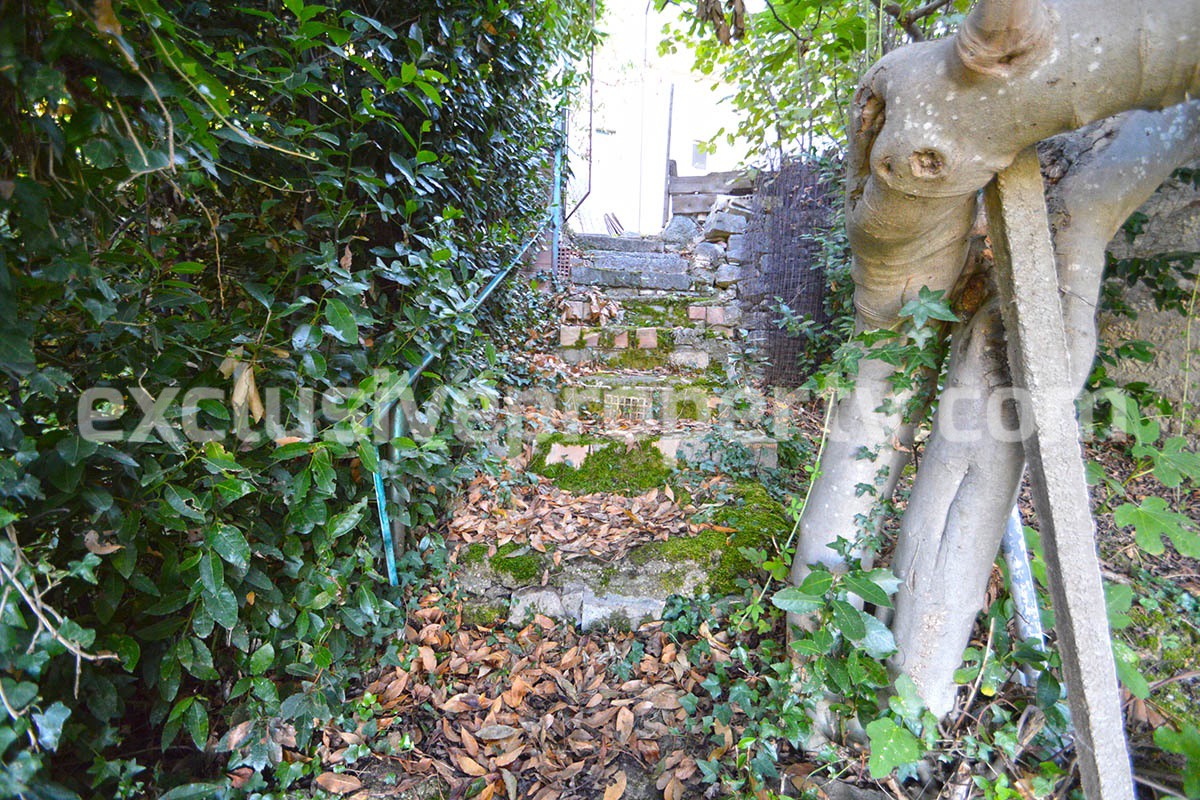 Ancient semi-detached house with garden for sale in Abruzzo 29