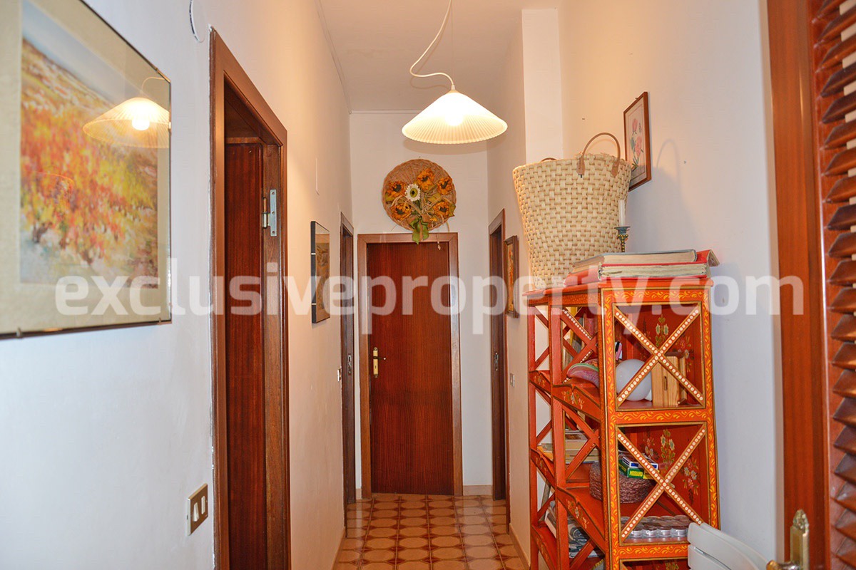 Villa a few steps from the sea with garden for sale in Italy 31