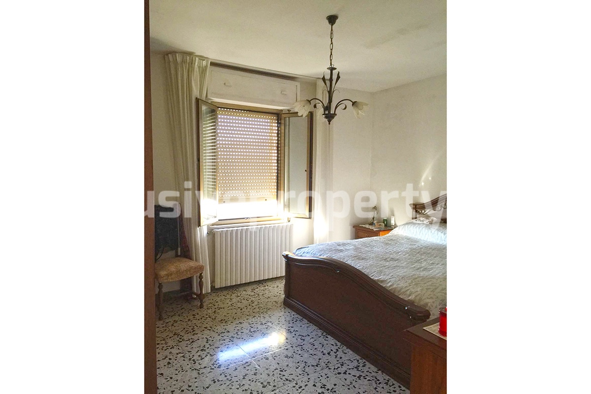 Independent house with land and olive trees for sale in the Province of Teramo 12