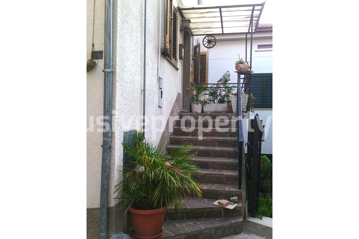 Semi-detached house with garage for sale in the Abruzzo Region