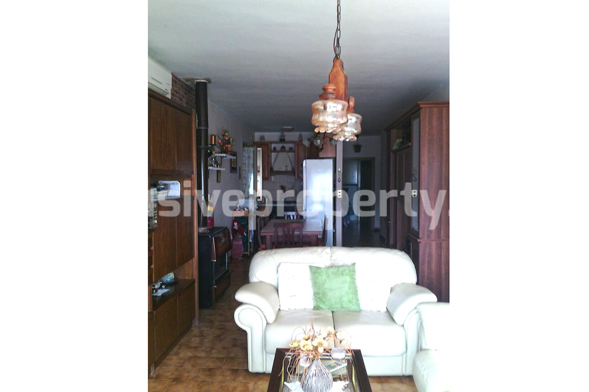 Semi-detached house with garage for sale in the Abruzzo Region