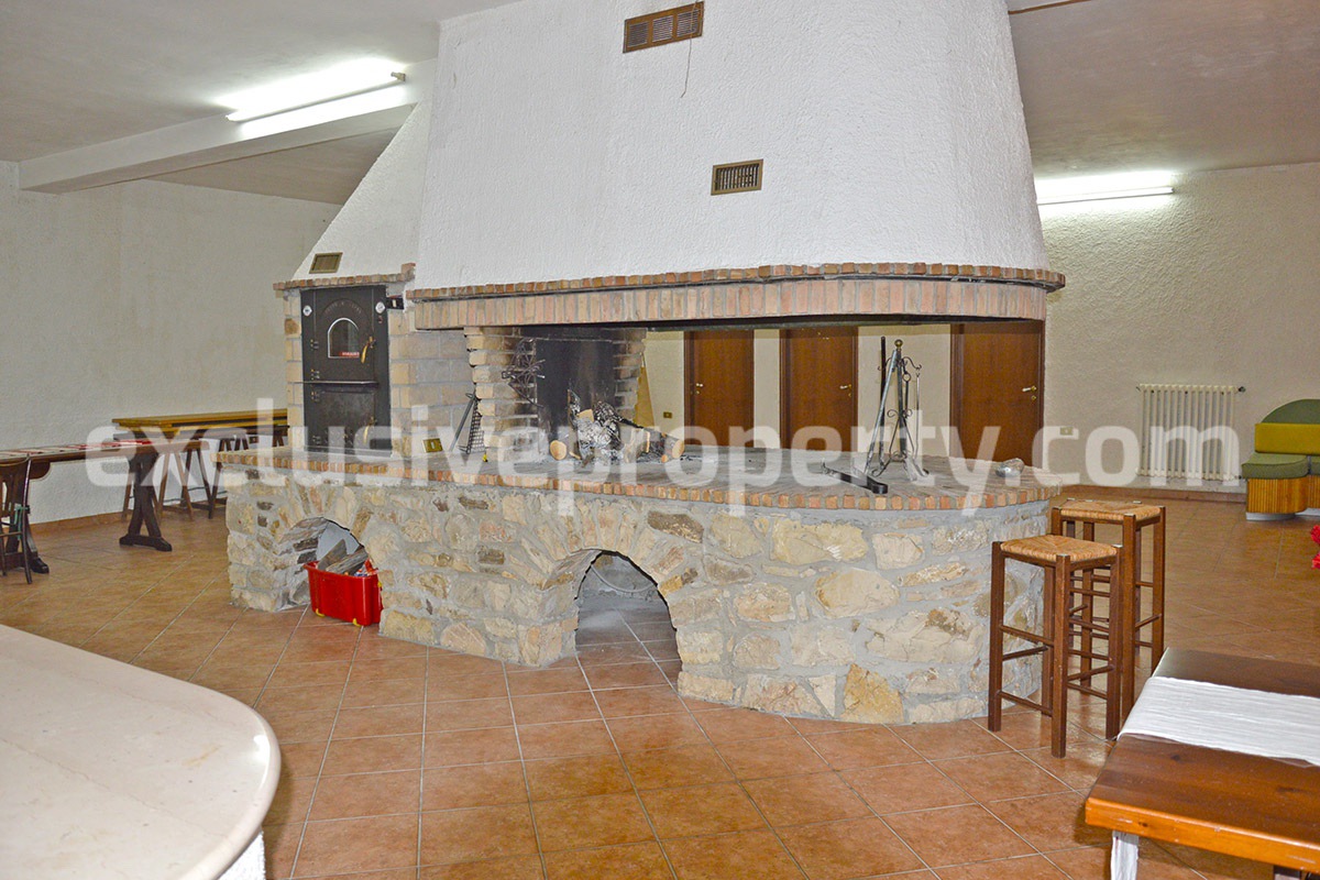 Big stone cottage with olive grove for sale in Cupello close to the sea 9
