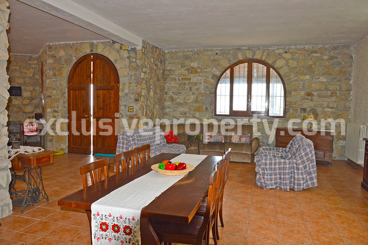 Big stone cottage with olive grove for sale in Cupello close to the sea 11