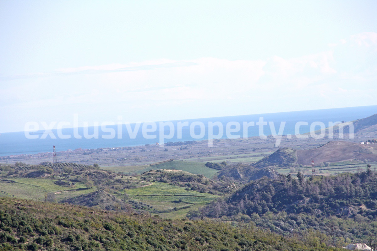 Stone cottage surrounded from lend for sale in Abruzzo - Dogliola