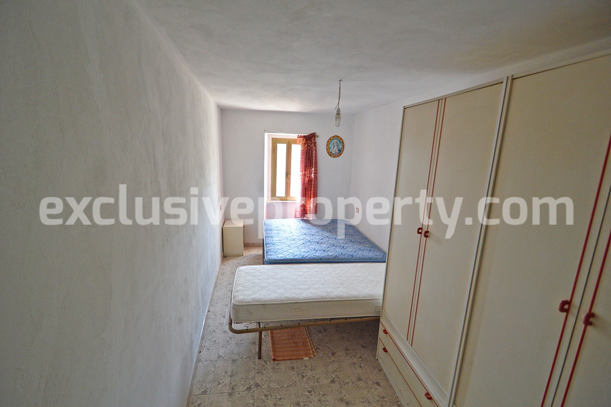Habitable house in good condition for sale in the Municipality of Dogliola - Italy