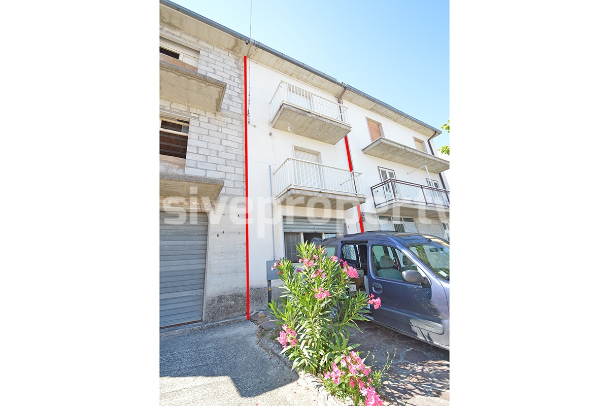 Habitable town house with garage for sale in Fraine - Abruzzo 20