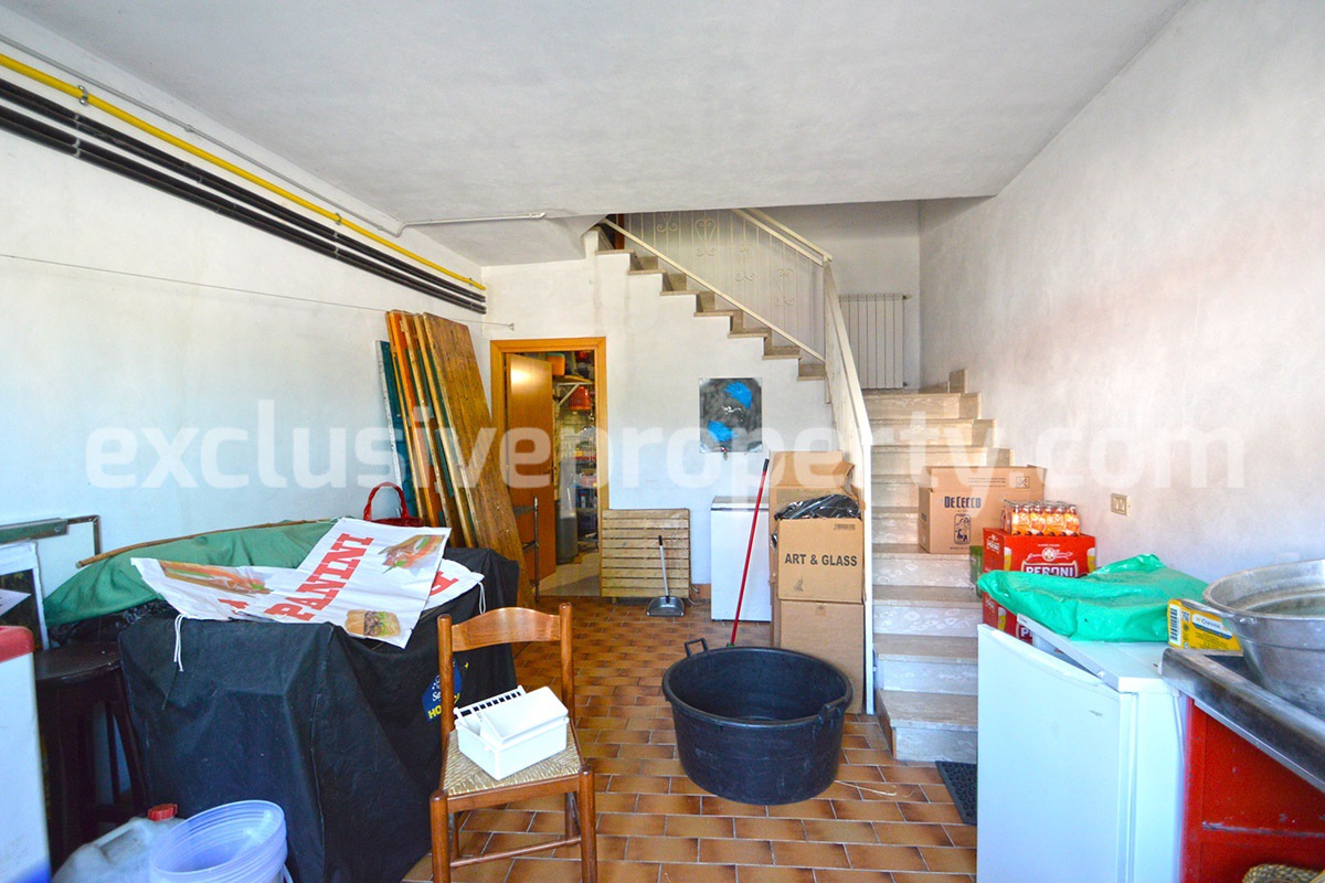 Habitable town house with garage for sale in Fraine - Abruzzo 18