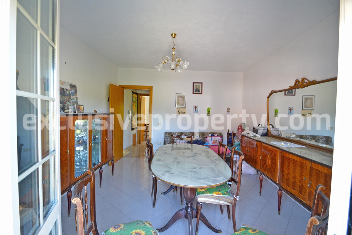 Habitable town house with garage for sale in Fraine - Abruzzo 2